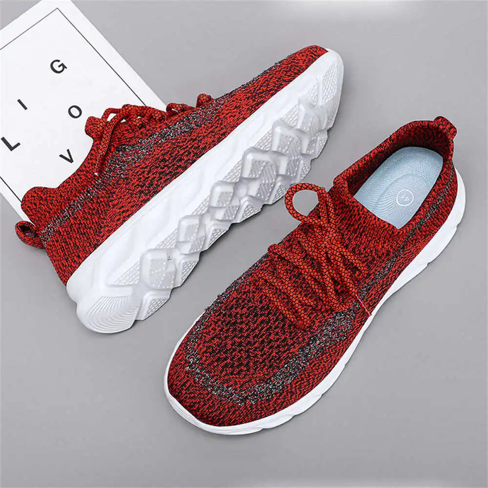 Home Gym And Basketball Court - Sepatu olahraga pria, sneaker sol datar