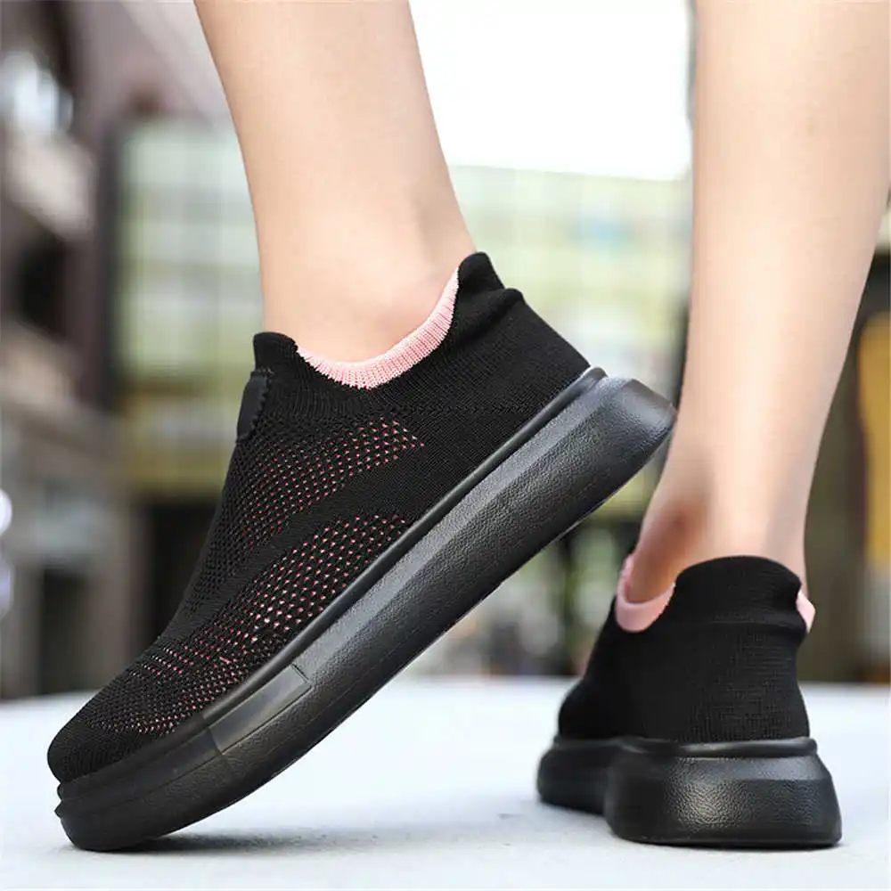 Home Gym And Basketball Court - Stoking Platform sepatu cokelat untuk wanita